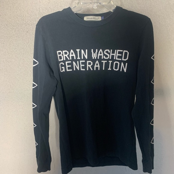 Clothes - Picture 3 of 8